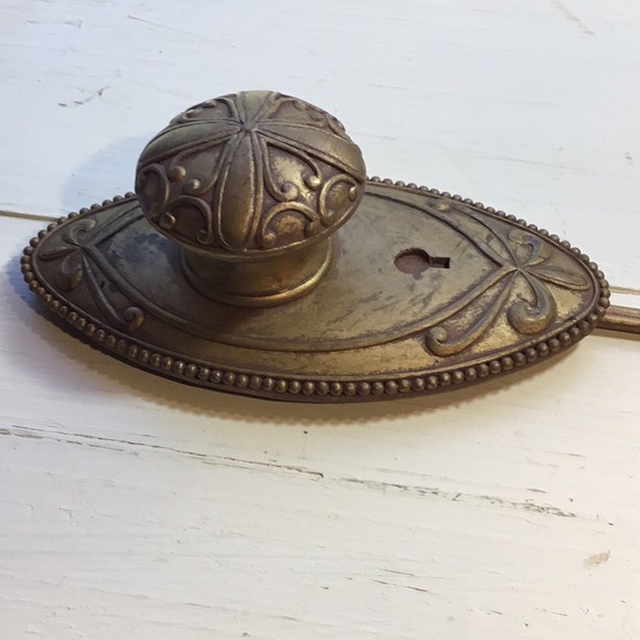 Vintage Style Doorknob Coat Hanger - Picture 10 of 15